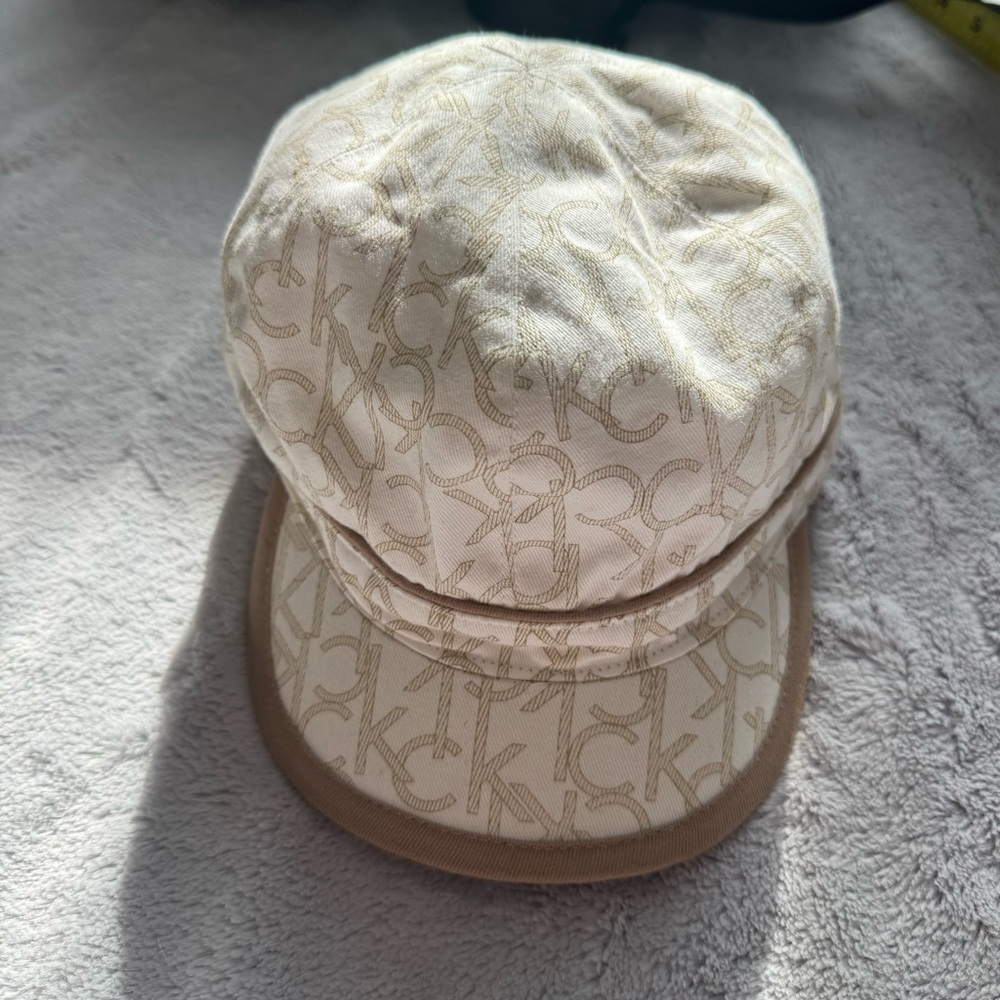 Calvin Klein CK Monogram Newsboy Hat Baker Boy Cabbie Cap Tan Cream Small Logo